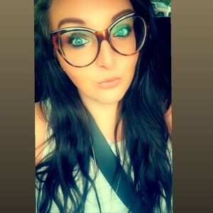 Meet your Posher, Krystal